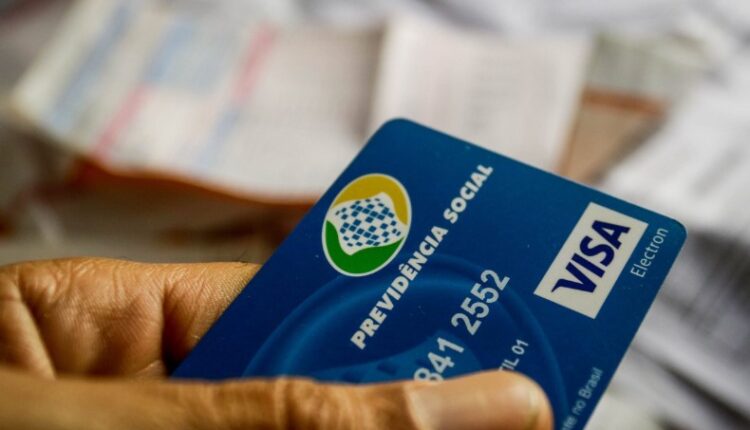 Ouvidos moucos para o rombo da previdência